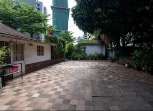 1⁄4 Quarter Acre Parklands
