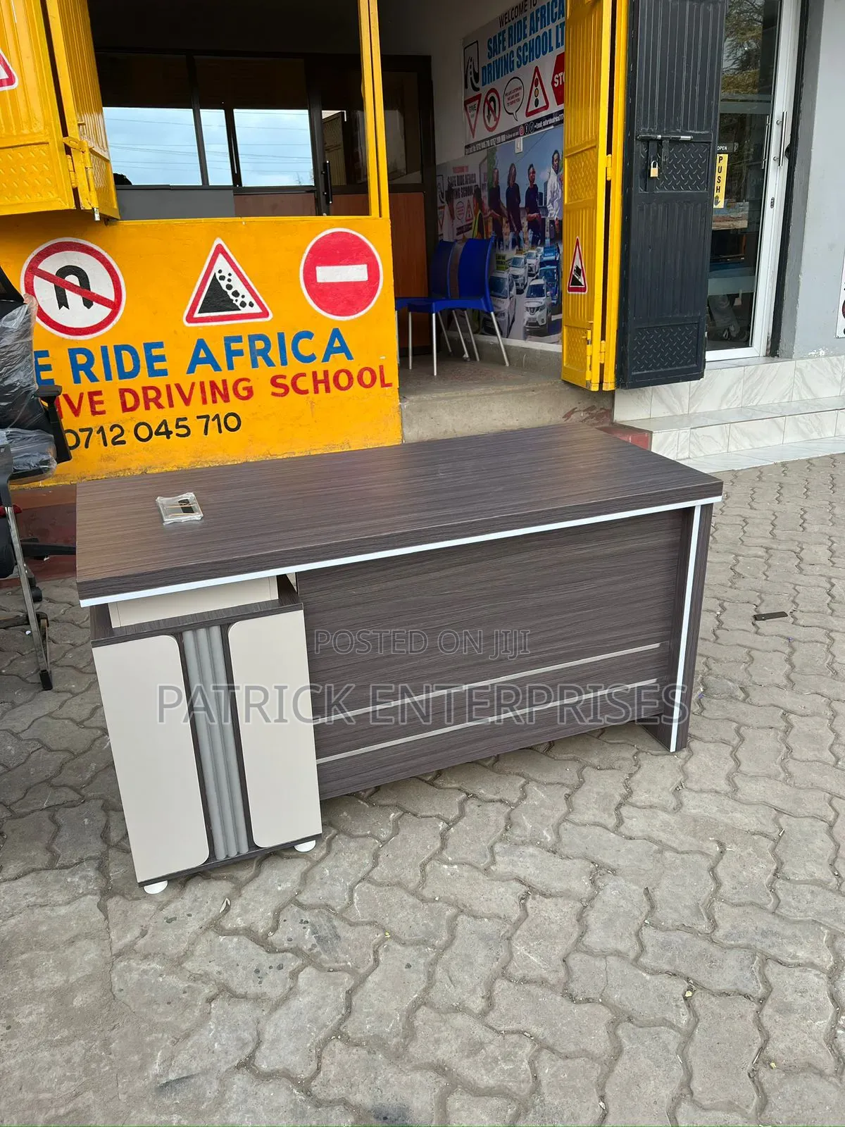 Executive Imported Modern Office Desk 1.4 Mtrs