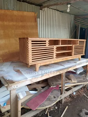 Oak Leigh Design of a 5ft Tv Stand