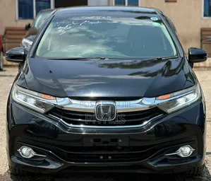 Honda Fit Shuttle 1.5 Hybrid 2WD 2018 Black