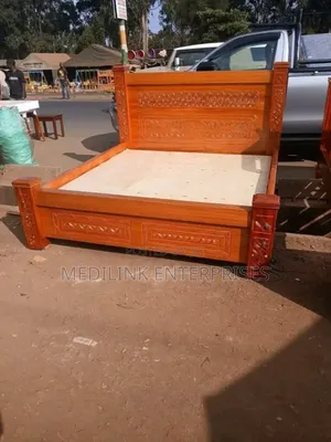 Napoleon's Mahogany Solid Vanish 5*6 Beds (Queen Size)