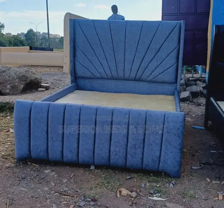 Modern Upholstered Ribbed Chester Bed