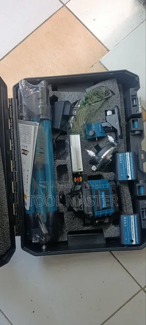 Makita 16 Lines Laser Level/Makita Laser Level With Tripod Stand