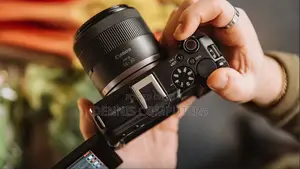 Canon Eos R50v