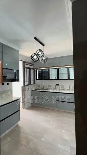 4bdrm Mansion in Membley Estate for rent