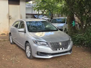 Toyota Premio 2019 Silver