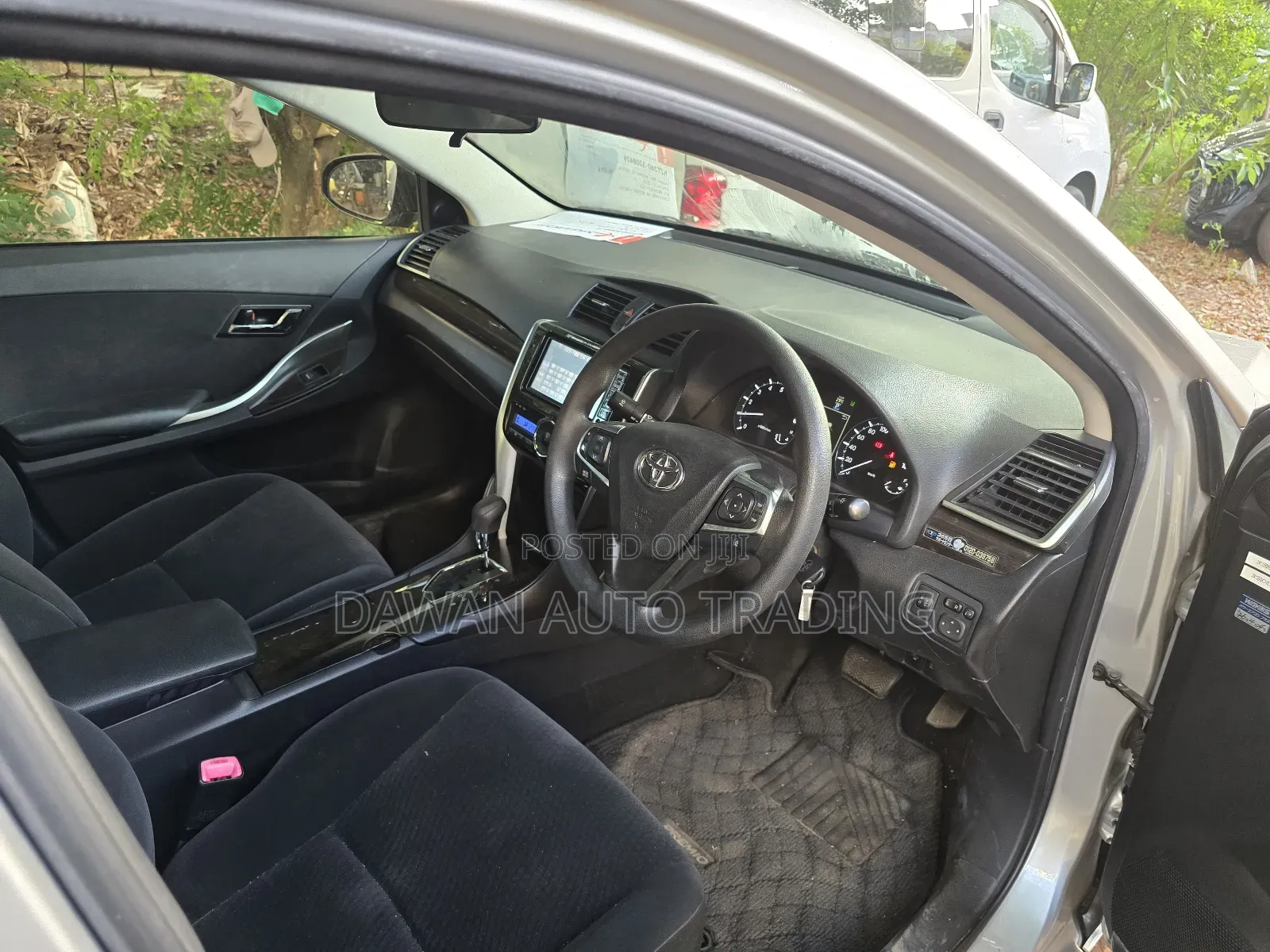 Toyota Premio 2019 Silver