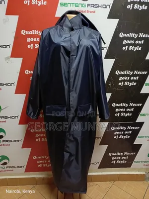 Quality Raincoat With Inner Lining