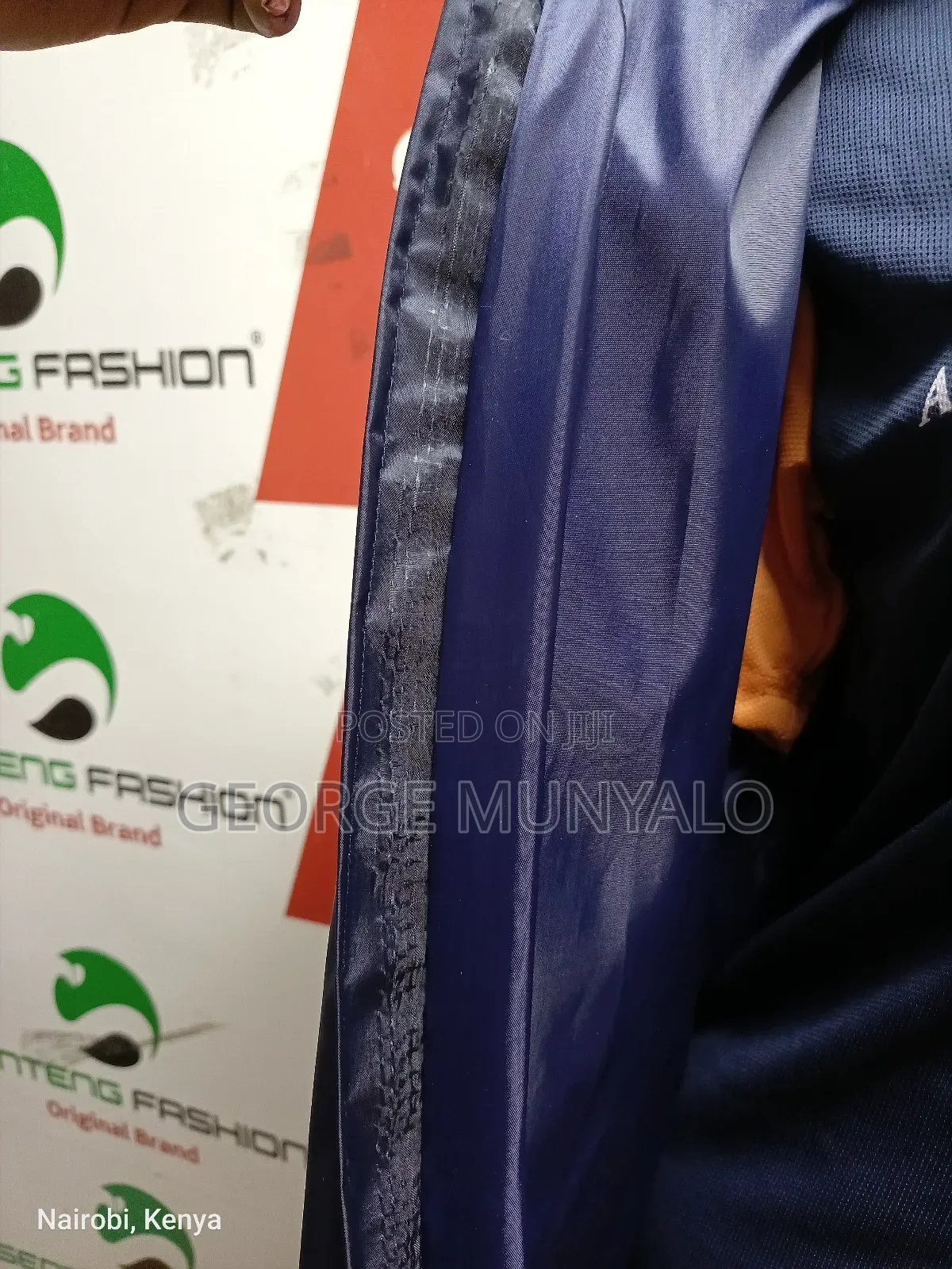 Quality Raincoat With Inner Lining