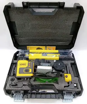 Dewalt 16-Line 4d Self-Leveling Laser Level Kit.