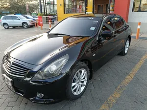 Nissan Skyline 2012 Black