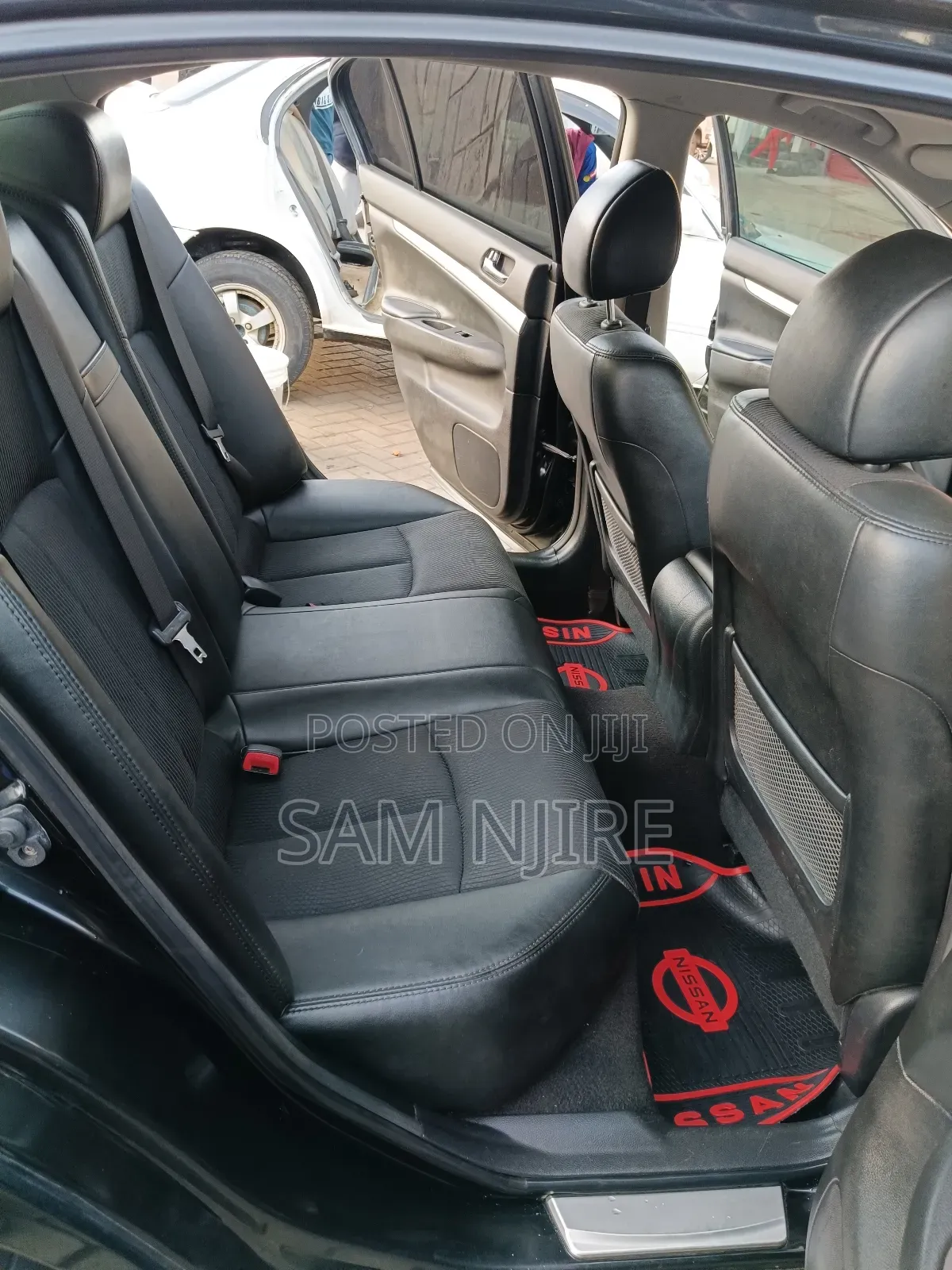 Nissan Skyline 2012 Black
