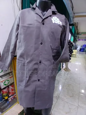 Two Hip Pockets Dust Coats Coat in Grey
