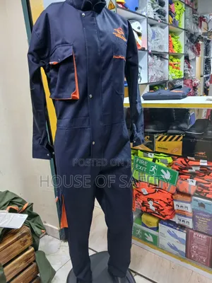 Cargo Pockets Covered Staple in Workwer