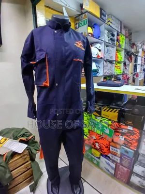 Cargo Overall That Can Hold Llarger Tool