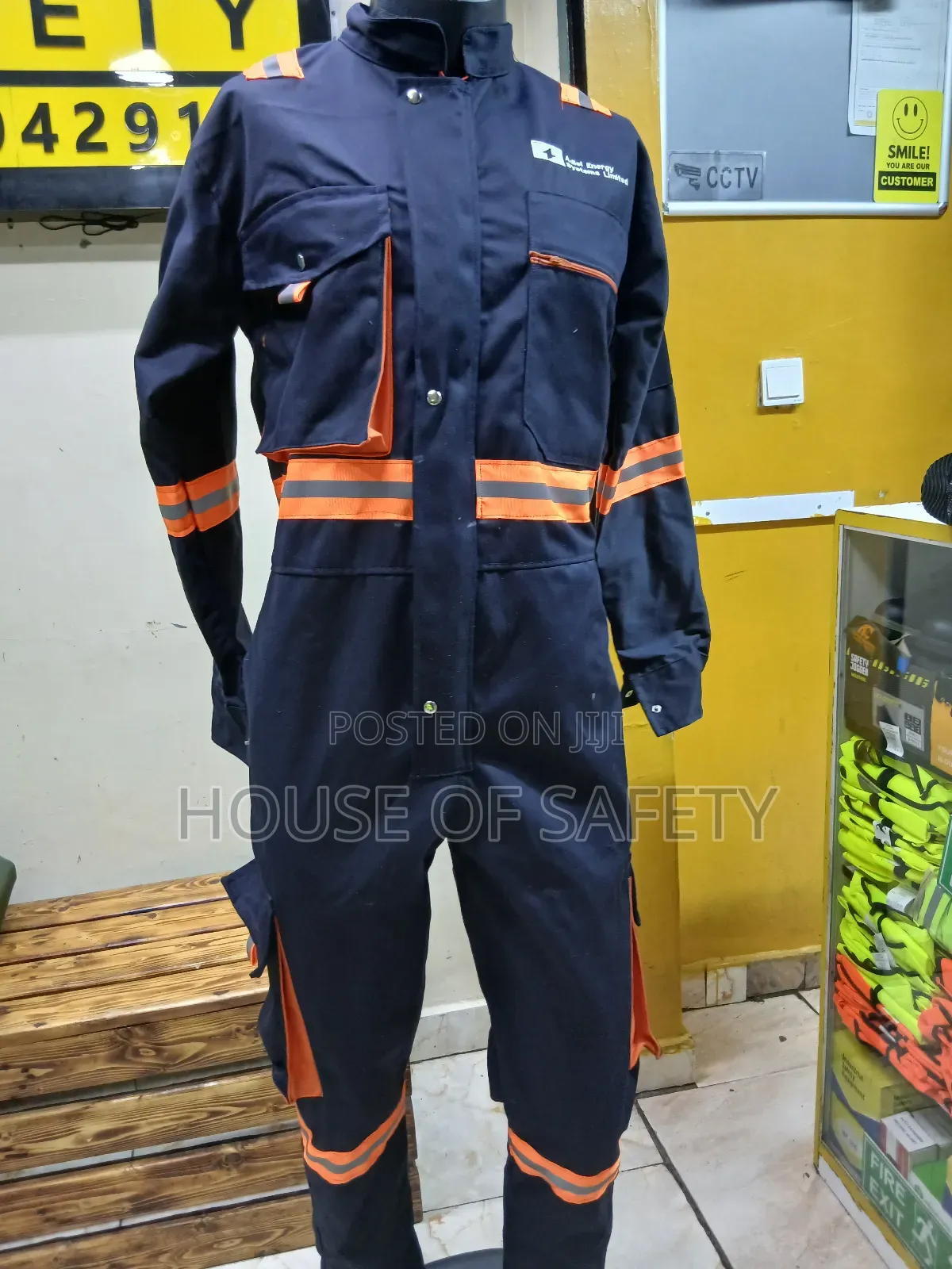 Maximum Security Zippers Increasing Capacity for Holding Job Tools