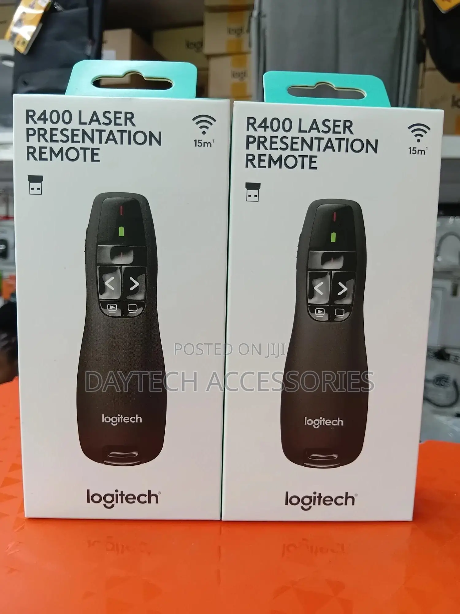 Logitech R400 Wireless Presenter - Red Laser Pointer