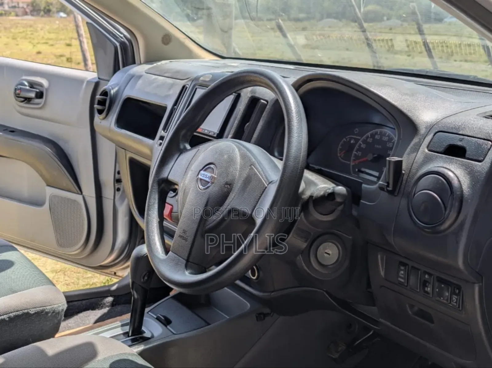 Nissan Advan 2015 Silver