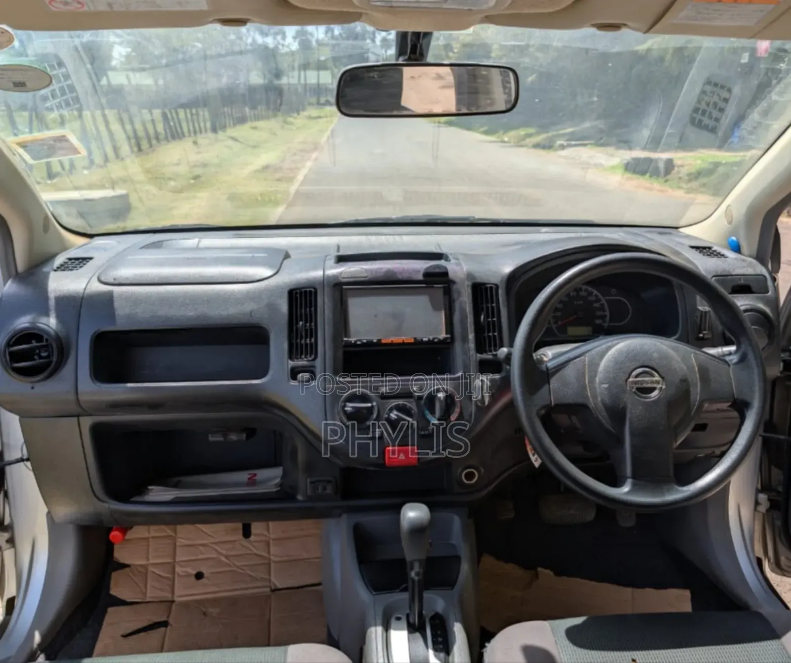 Nissan Advan 2015 Silver
