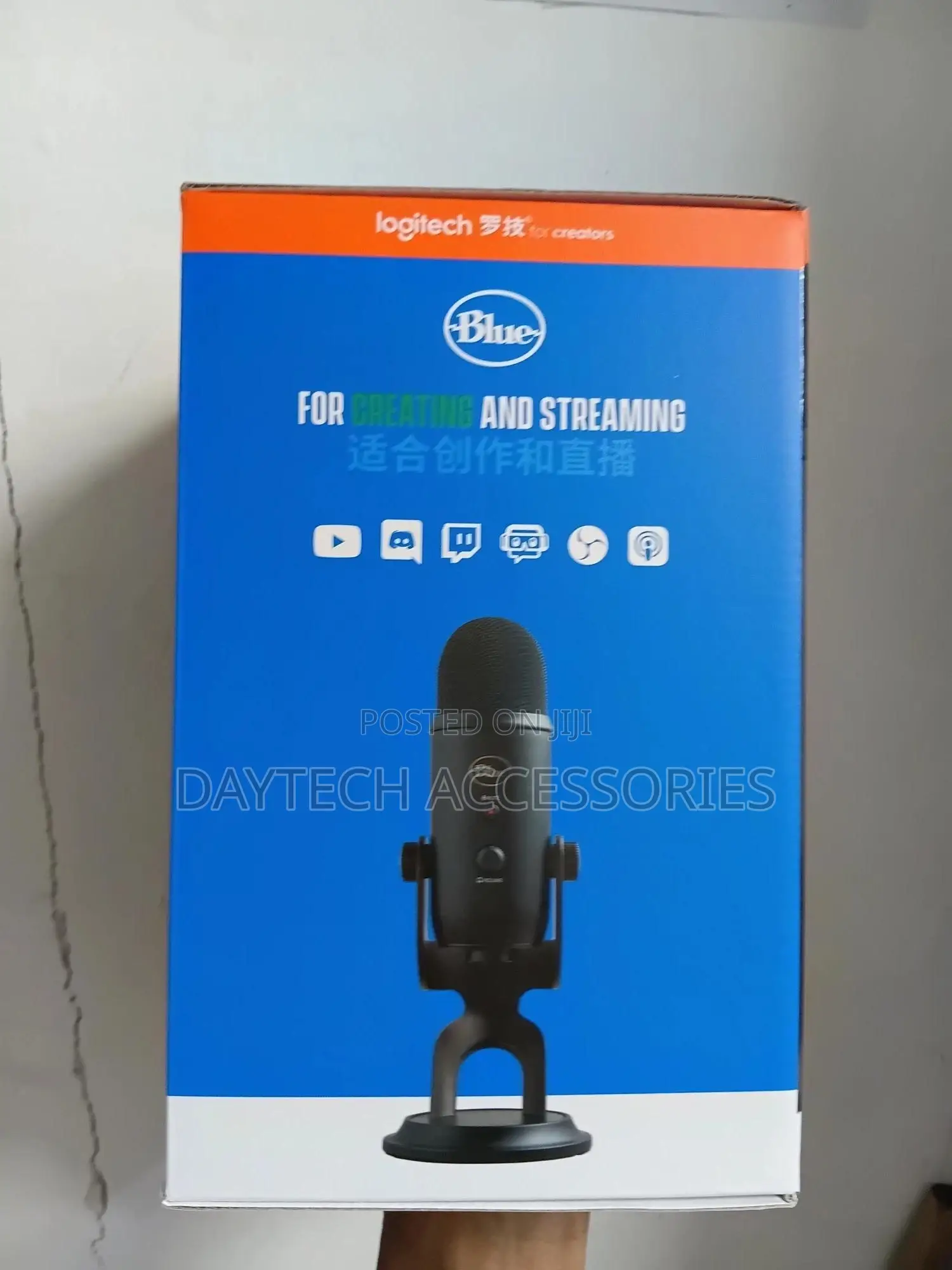 Logitech Blue Yeti Premium Multi-Pattern Usb Microphone-Black