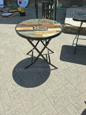 Modern Round Folding