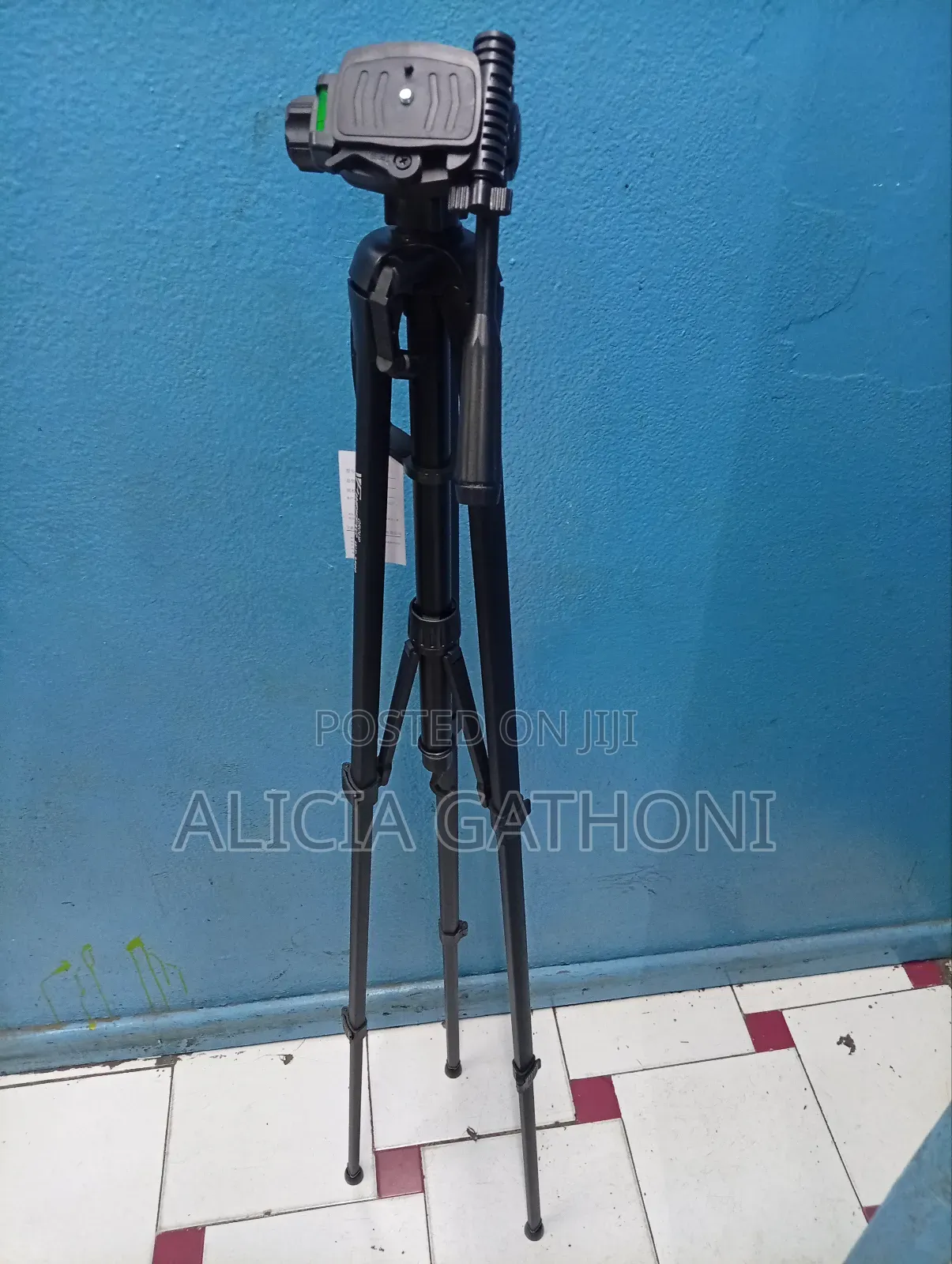 Tripod Heavyweight Camera