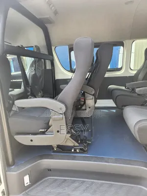 16 Seater Hiace Shuttle Seats
