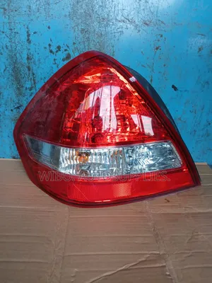 Nissan Tiida Sedan 2008/12 Taillight.