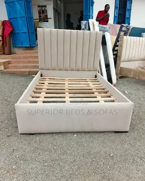 5x6 Sleek Channeled Chester Bed