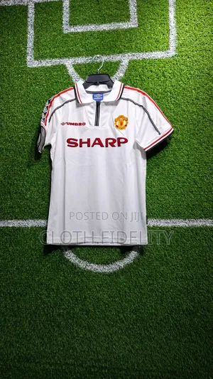 Manchester United Sharp White 1998/1999.