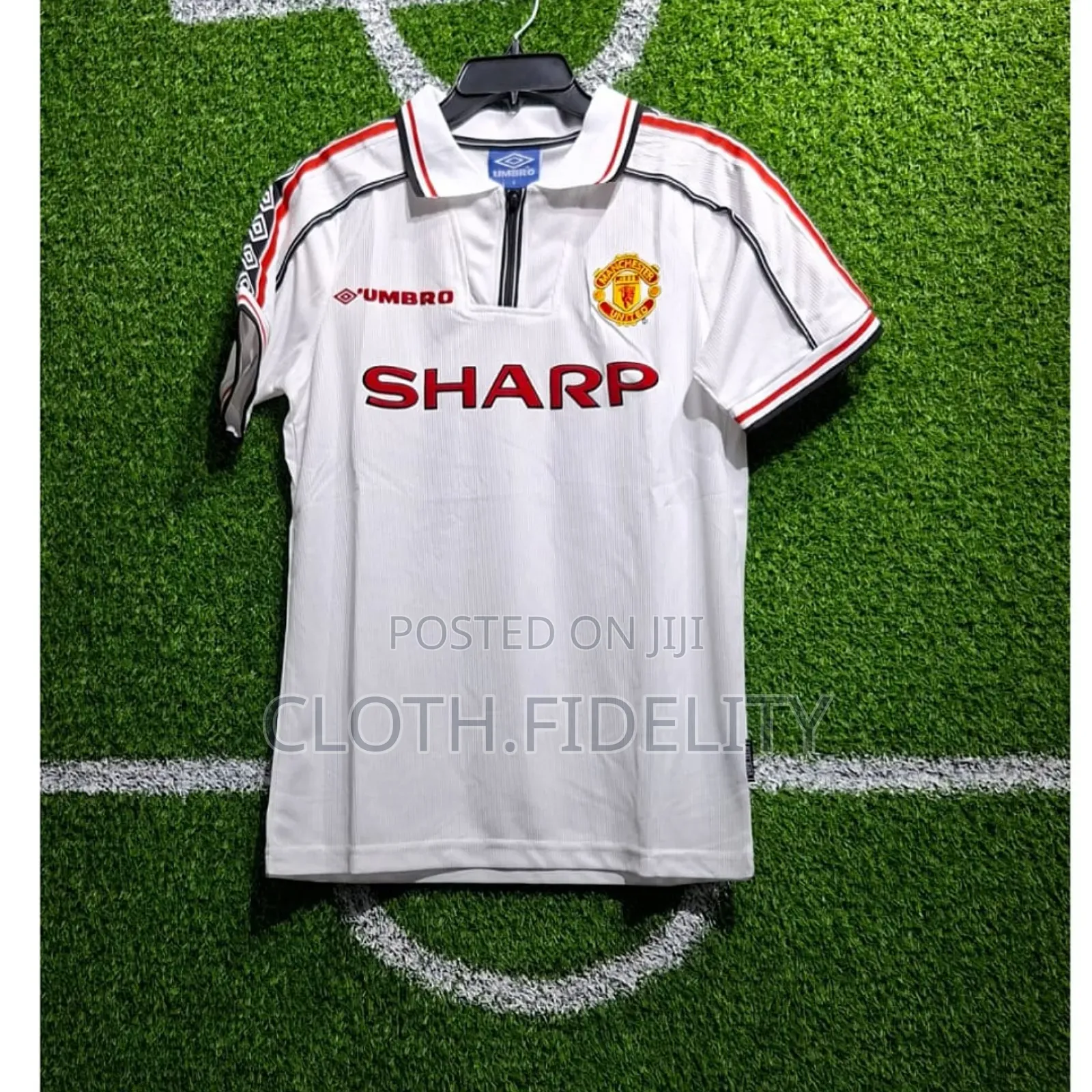Manchester United Sharp White 1998/1999.