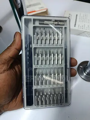 31-in-1 Multifunctional Screwdriver Set