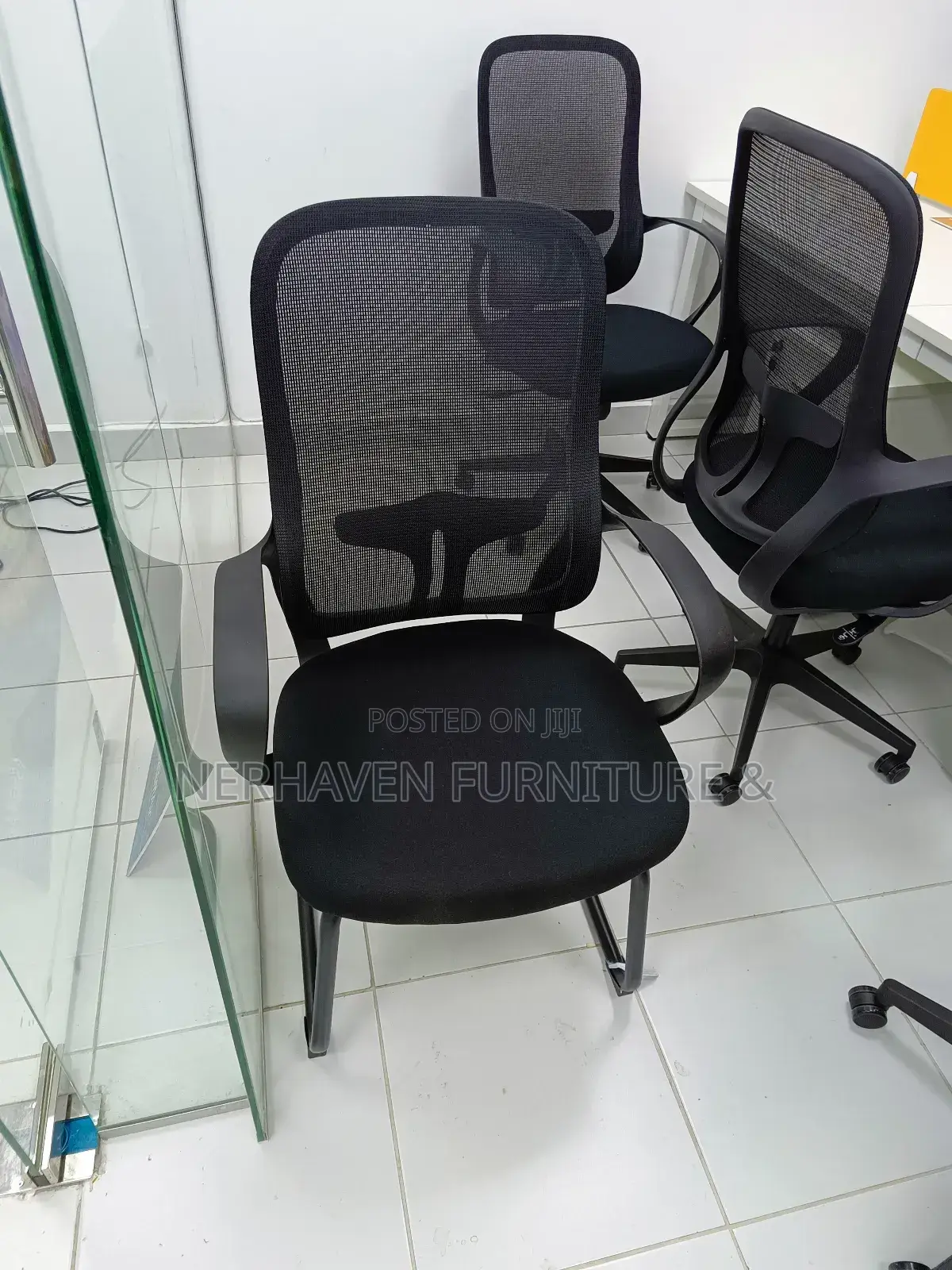 Visitors Office Chair Without Wheels – Stable Comfortable Seating
