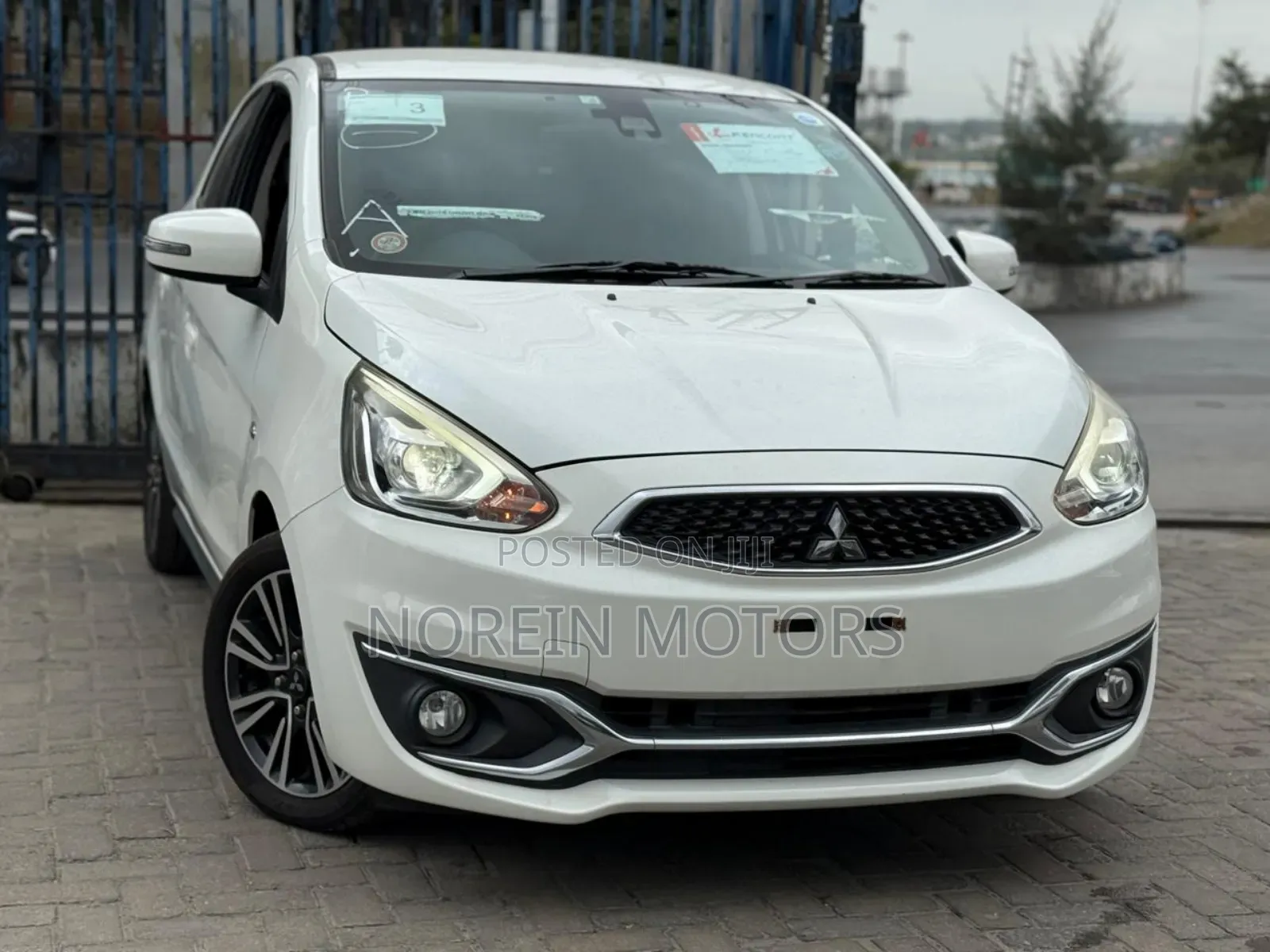 Mitsubishi Mirage 2018 White
