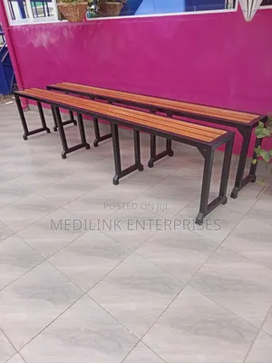 Wooden Metallic Waiting Bay Benches