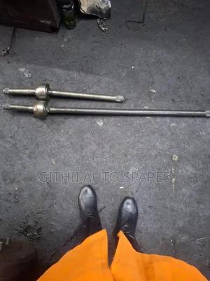 Land Cruiser 79 Driveshaft in Prefect Condition