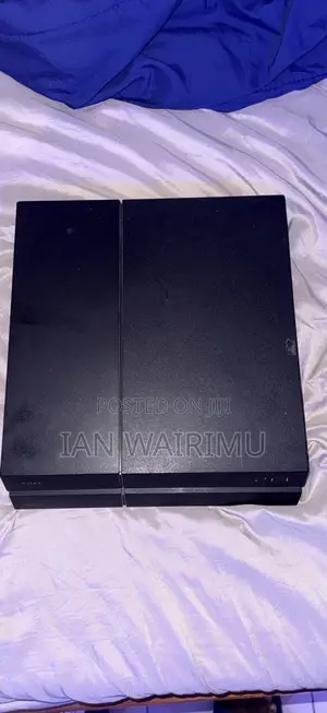 Playstation 4 Console