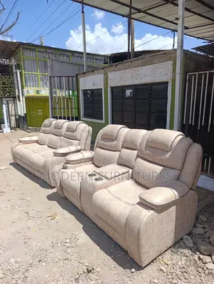 Beautiful 5 Seater Semi-recliner Sofa