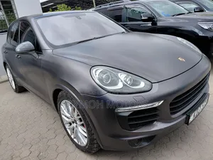 Porsche Cayenne 2016 Gray