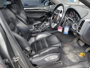 Porsche Cayenne 2016 Gray