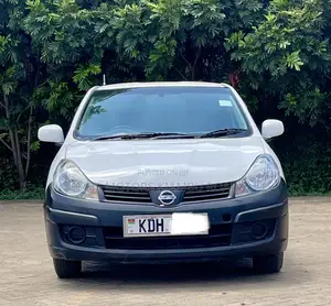 Nissan Advan 2014 White