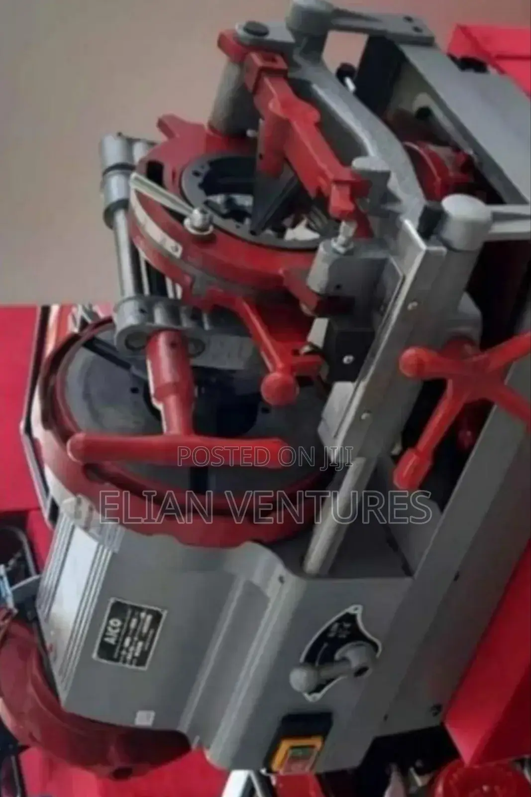 Heavy-Duty Pipe Threader