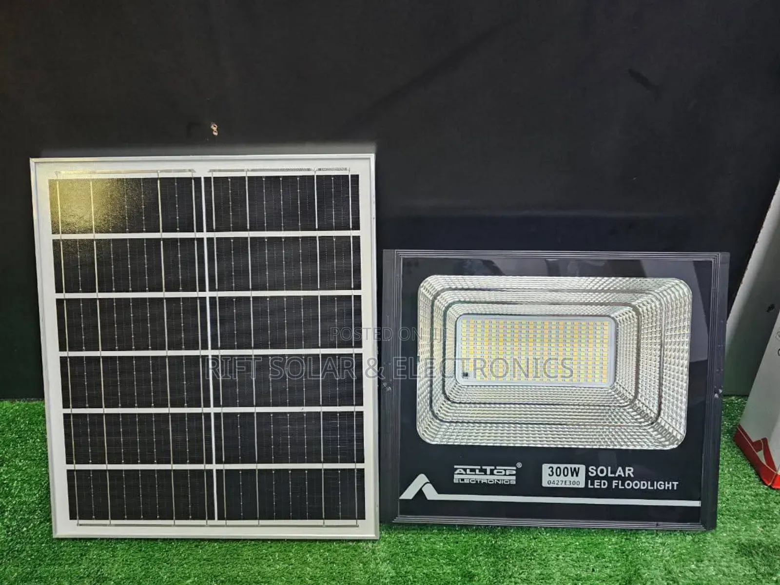 300 Watts Solar Floodlight 12hrs Straight With Mounting Bracket