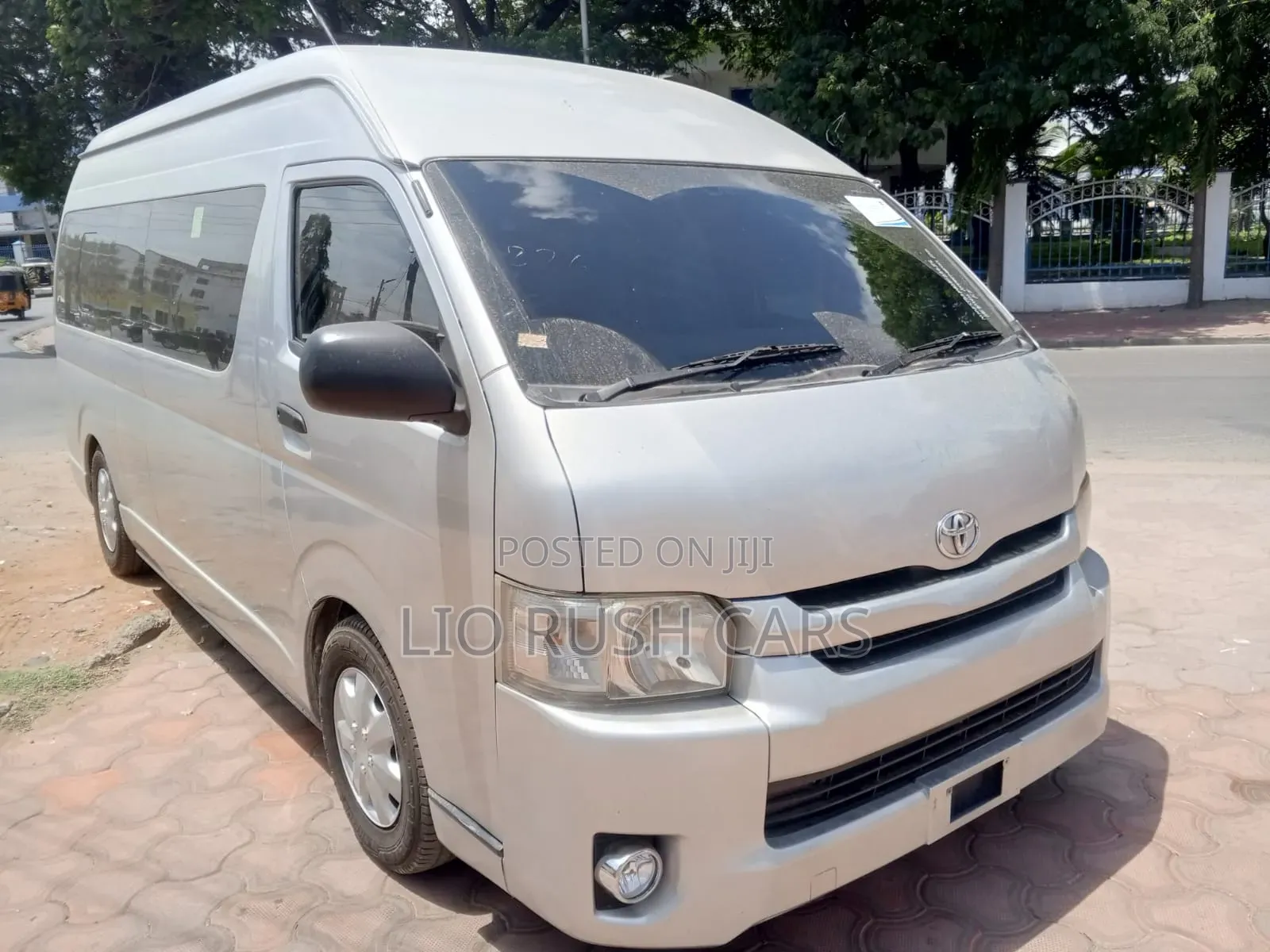 Toyota HiAce 2018 White