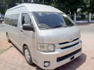 Toyota HiAce 2018 White