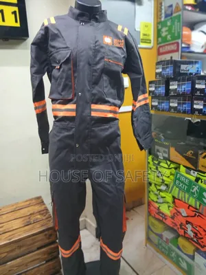 Smooth Pockets That Don't Gape in an Overall