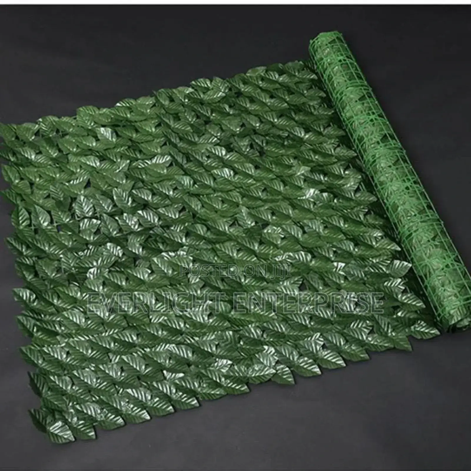 Realistic Artificial Leaf Privacy Fence