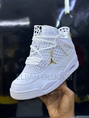 Air Jordan 4 Retro
“Triple White ”
Sizes 40-47
