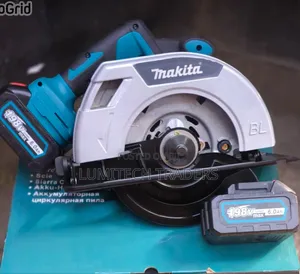 Makita 7" Cordless Circular Saw With 2 198v Batteries