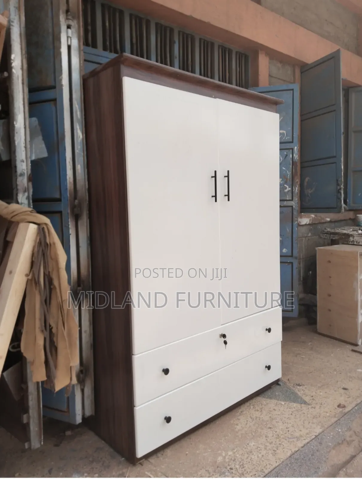 Lockable Wardtobe